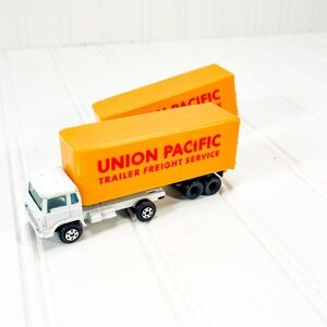Vintage Set 2 Tyco HO Scale Semi Trailers, Union Pacific Trailer Freight Service